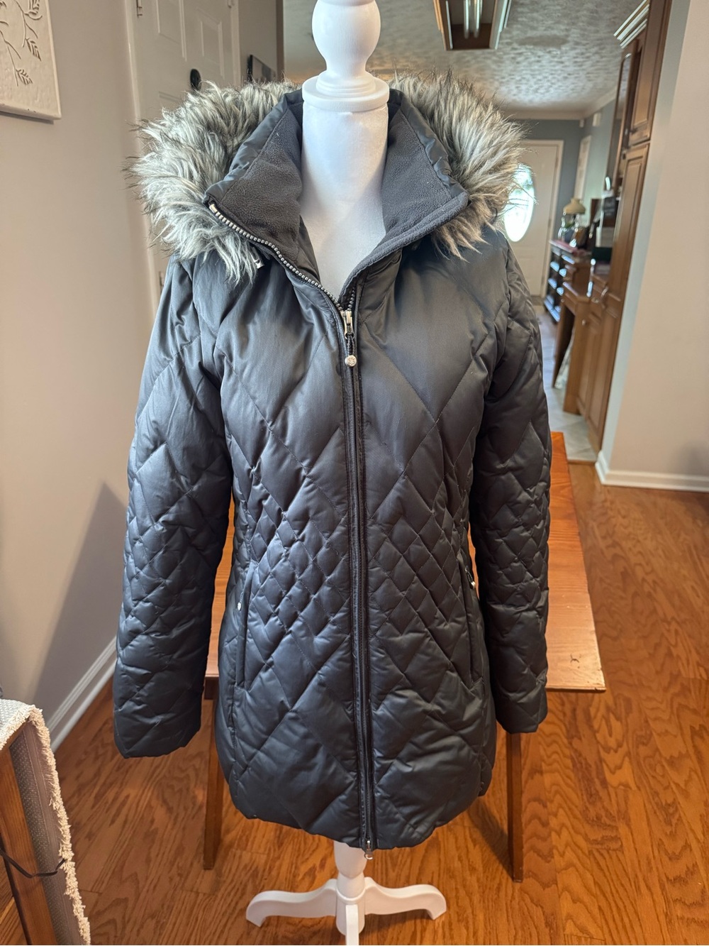 Eddie Bauer EB550 goose down Women's Quilted removable Hooded Winter Coat small